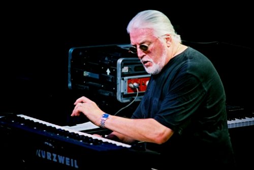 Jon Lord, tecladista do Deep Purple, morre aos 71 anos