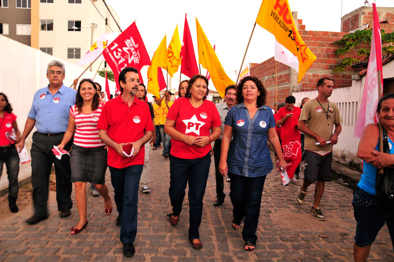 Durante caminhada, população pediu a Mineiro, mais espaços para a juventude