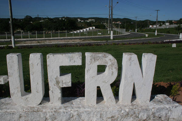 Professores da UFRN repudiam violência contra estudantes