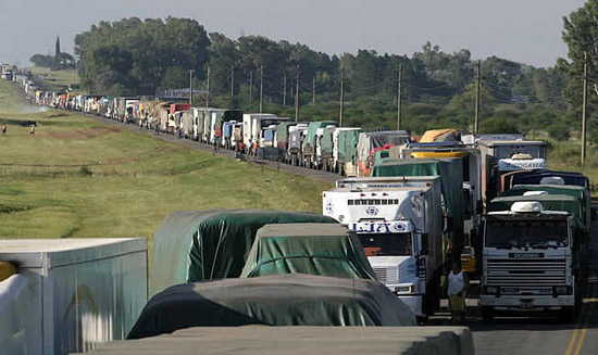 Caminhoneiros: Quando fazer greve se torna um ato de pelego