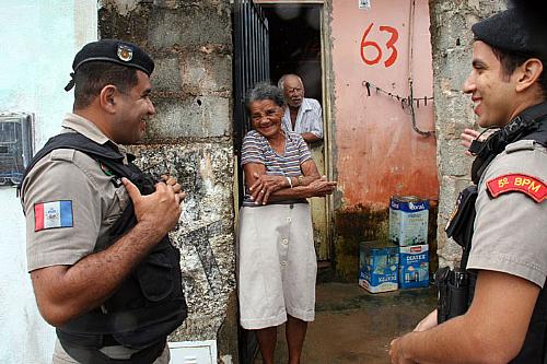 DIREITOS HUMANOS, APARELHO DE ESTADO E POLÍCIAS: ALGUMA INCOMPATIBILIDADE?